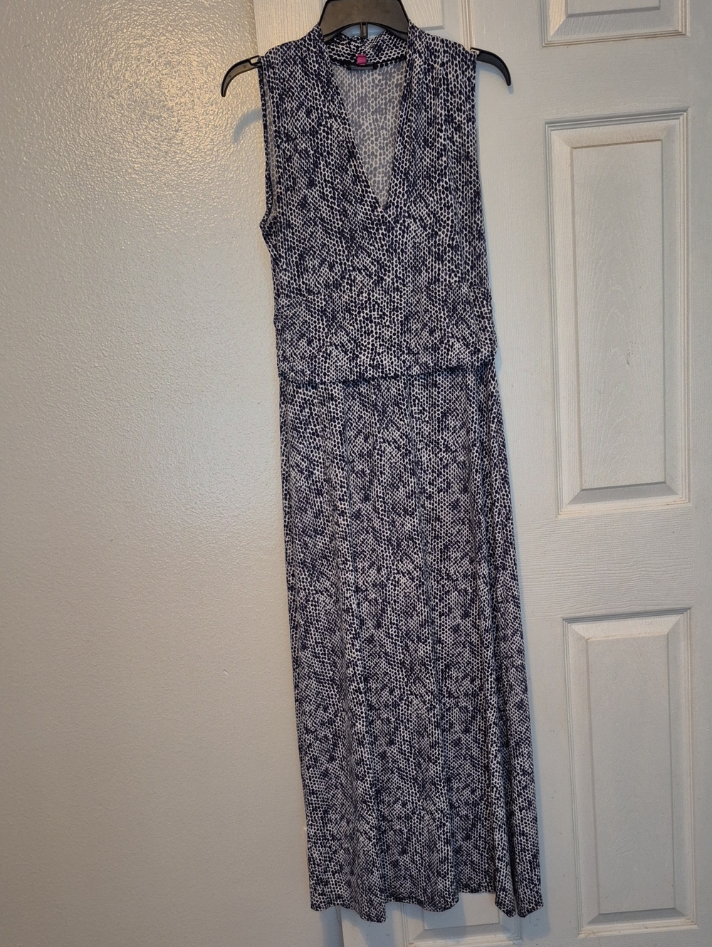 Vince Camuto Sleeveless Black/Gray/White Animal Printed Maxi Dress
